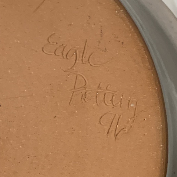 VTG Art Pottery Clay Casserole Dish Handmade Deep Pink Flowers Signed by Artist - Picture 6 of 6